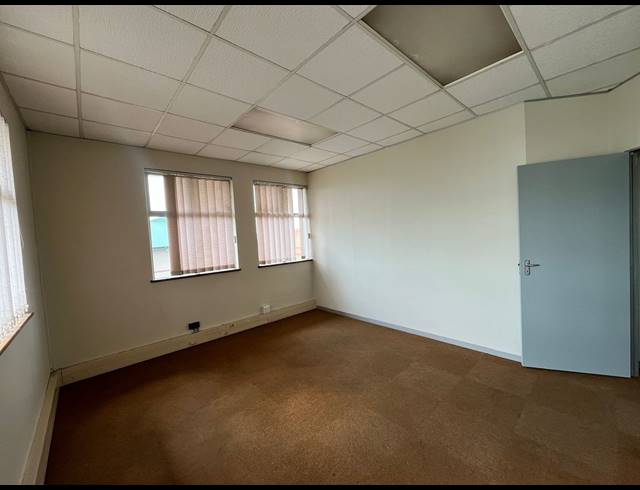 84M² OFFICE TO LET IN EMPANGENI CENTRAL
